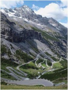 El camino de la montaña Stelvio, Bormio, Italia (imagen de la red)