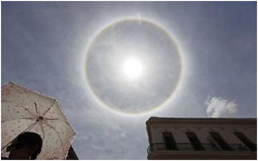 Un halo de luz en el cielo de la Habana, Cuba llamó la atención de los habitantes y turistas (imagen de la red).
